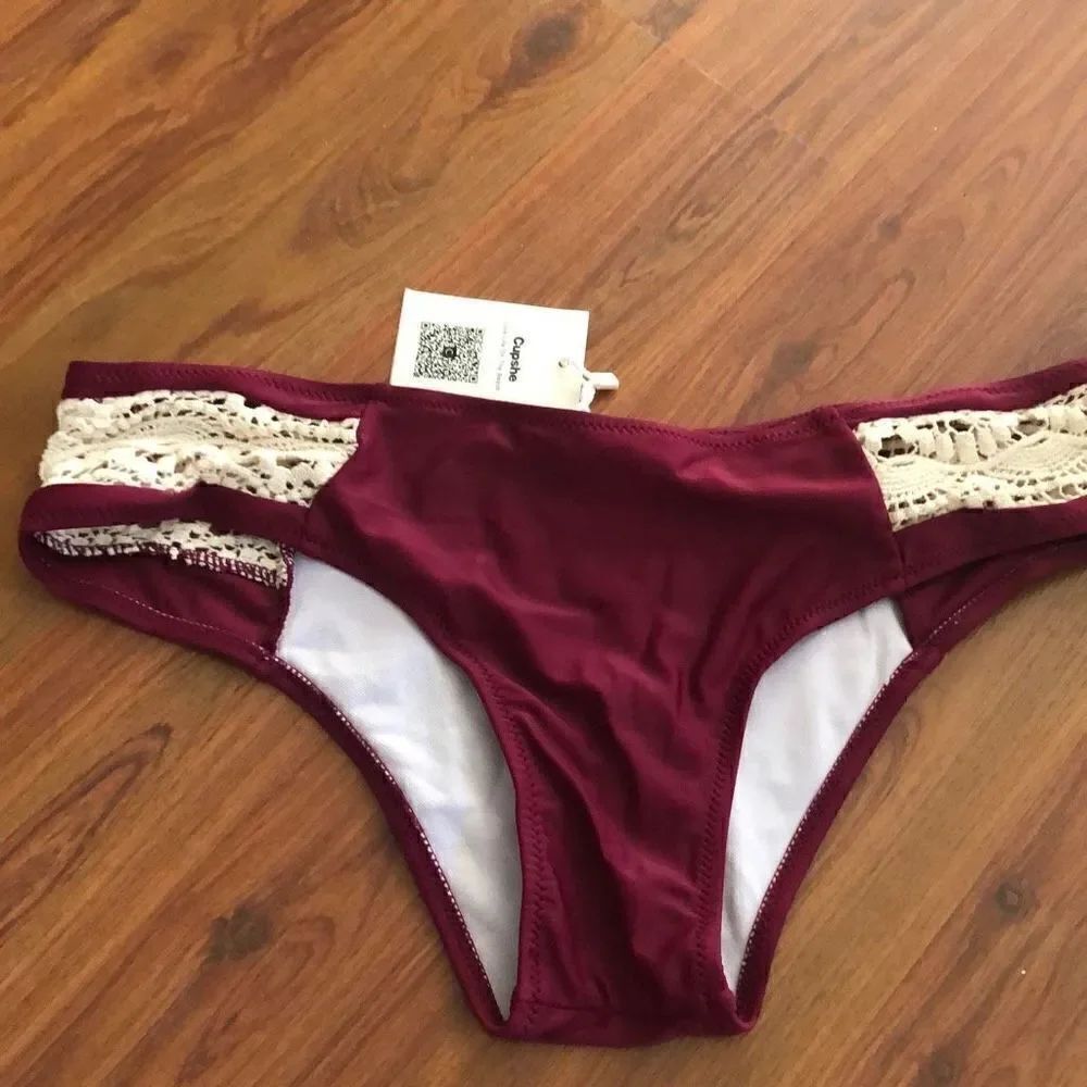 NWT Cupshe Burgundy crochet sides, bathing suit, bottoms, size M